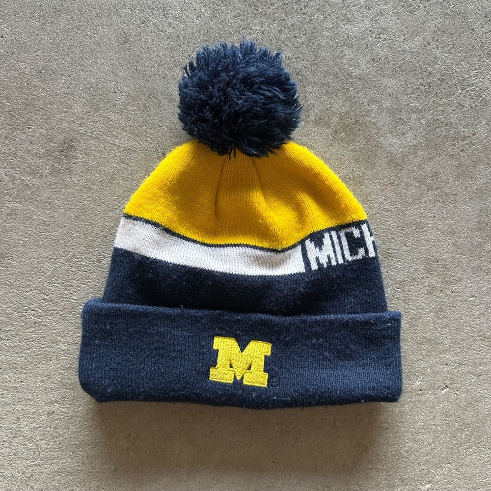 Adidas Michigan Wolverines Pom Beanie Hat Cap Winter Youth One Size NCAA College